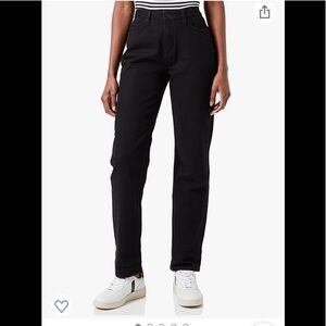 NWT.   Black boyfriend jeans  28 inch waist